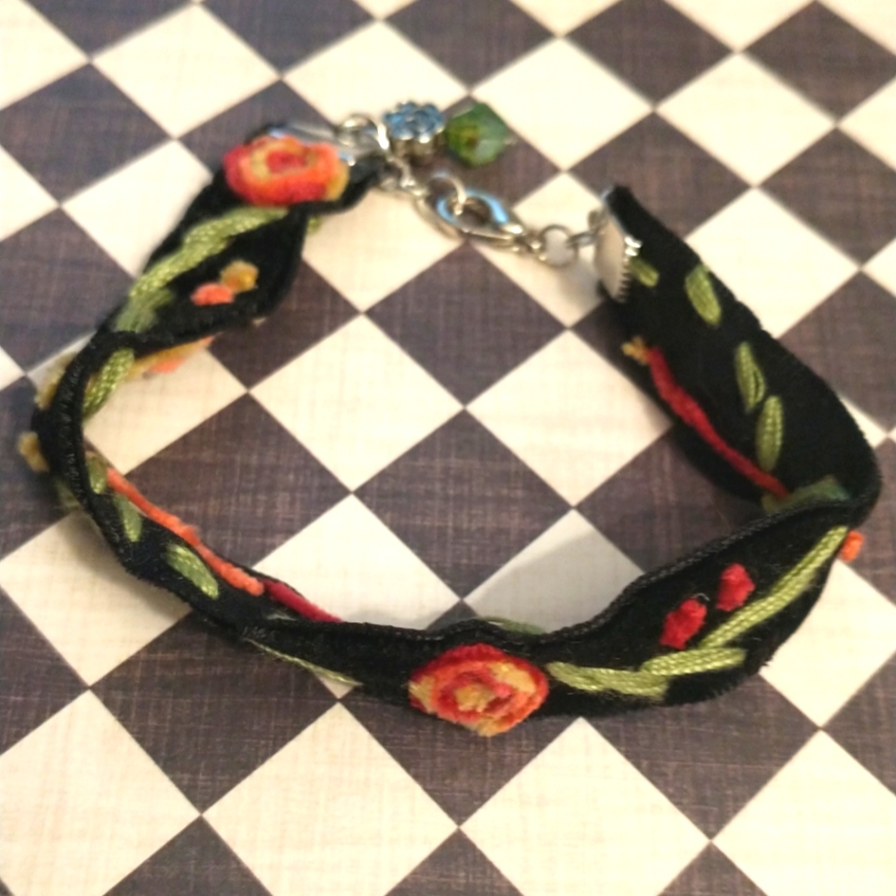 Velvet Embroidered bracelet